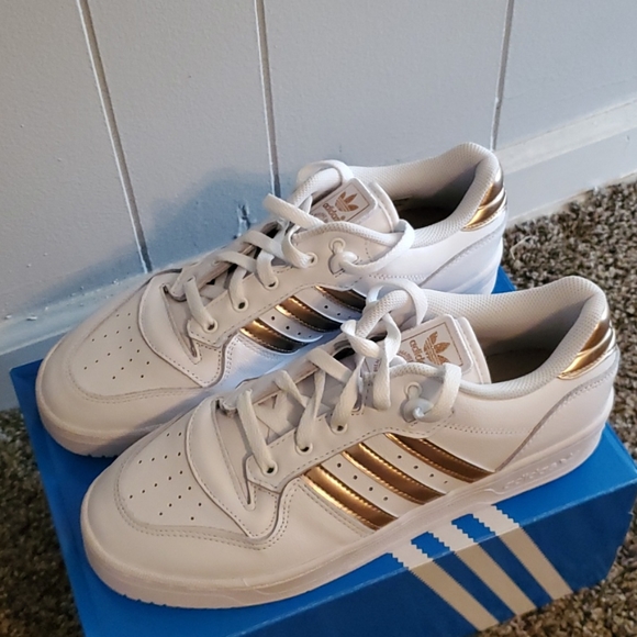 ADIDAS RIVALRY LOW WOMENS - Picture 2 of 4